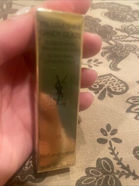 Yves Saint Laurent Candy Glaze (Showcasing Nude 15)